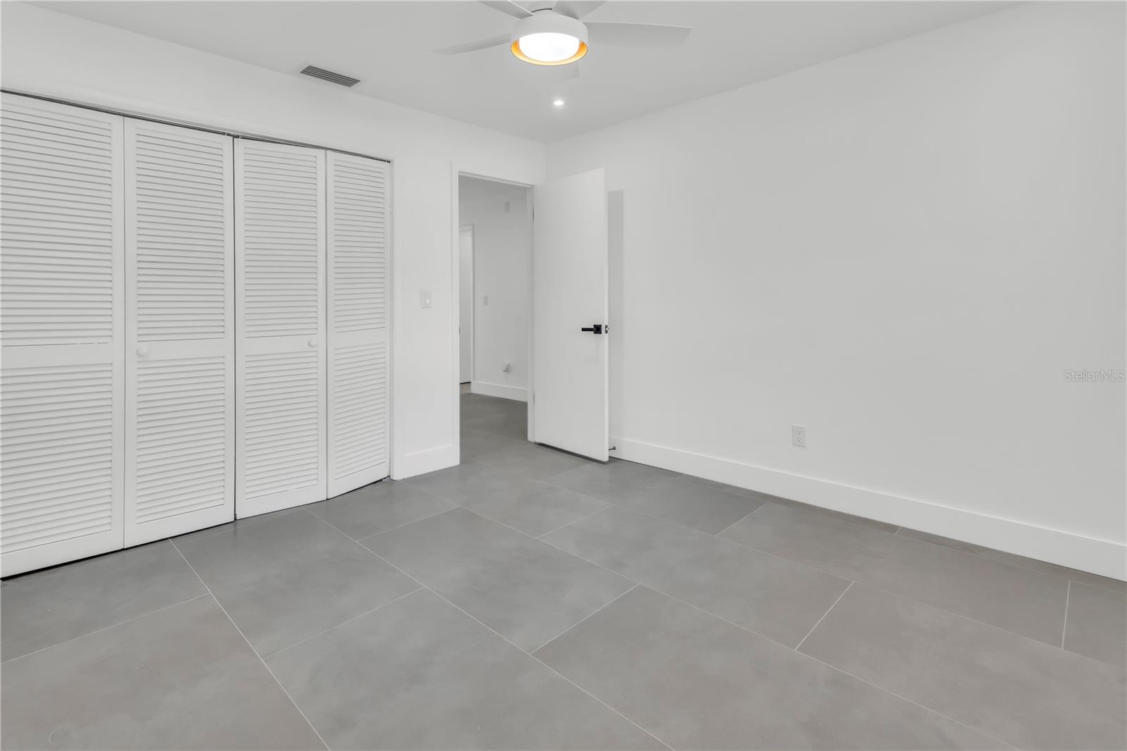 3033 WISTER CIR — photo 17