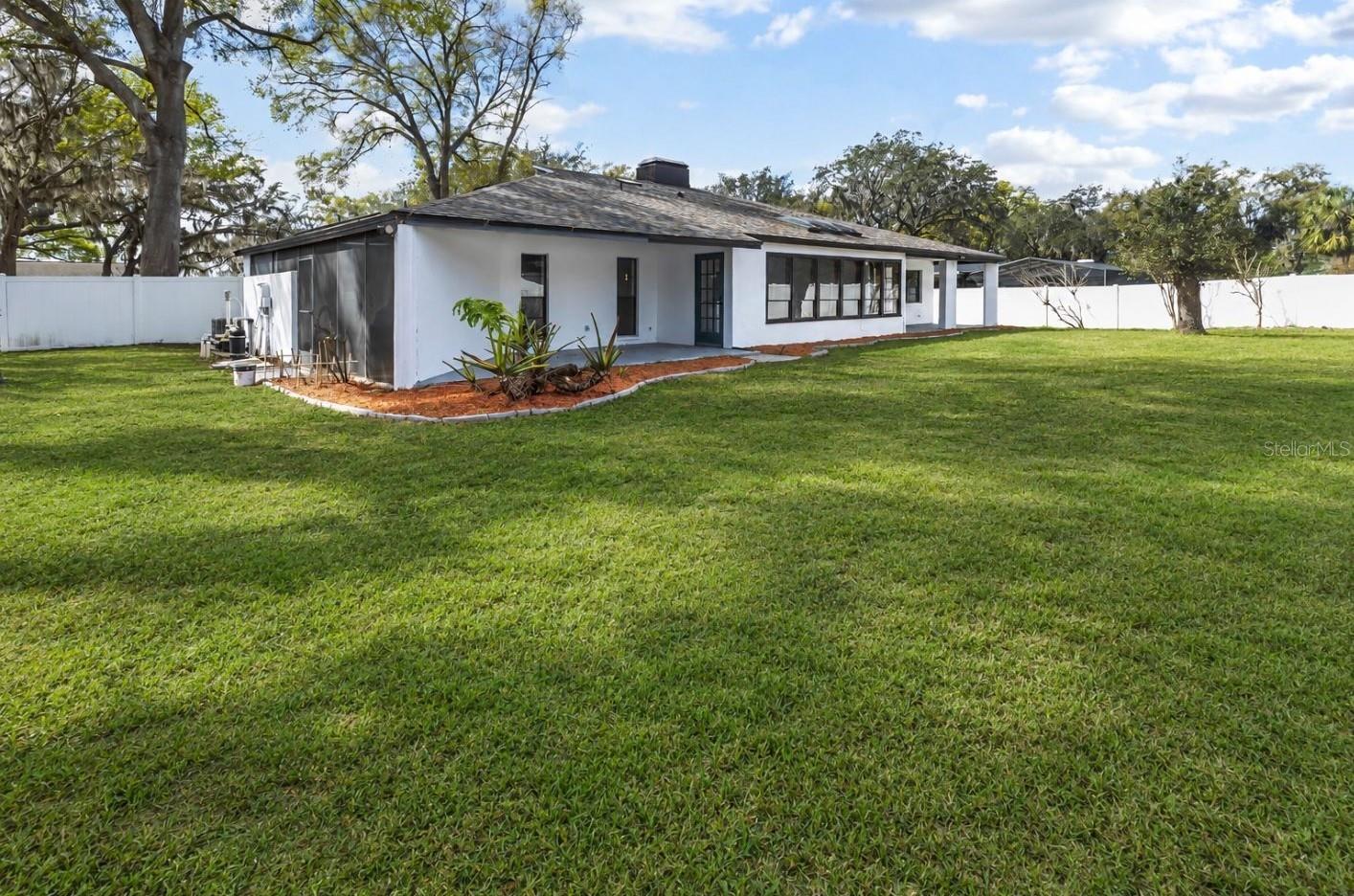 3033 WISTER CIR — photo 38