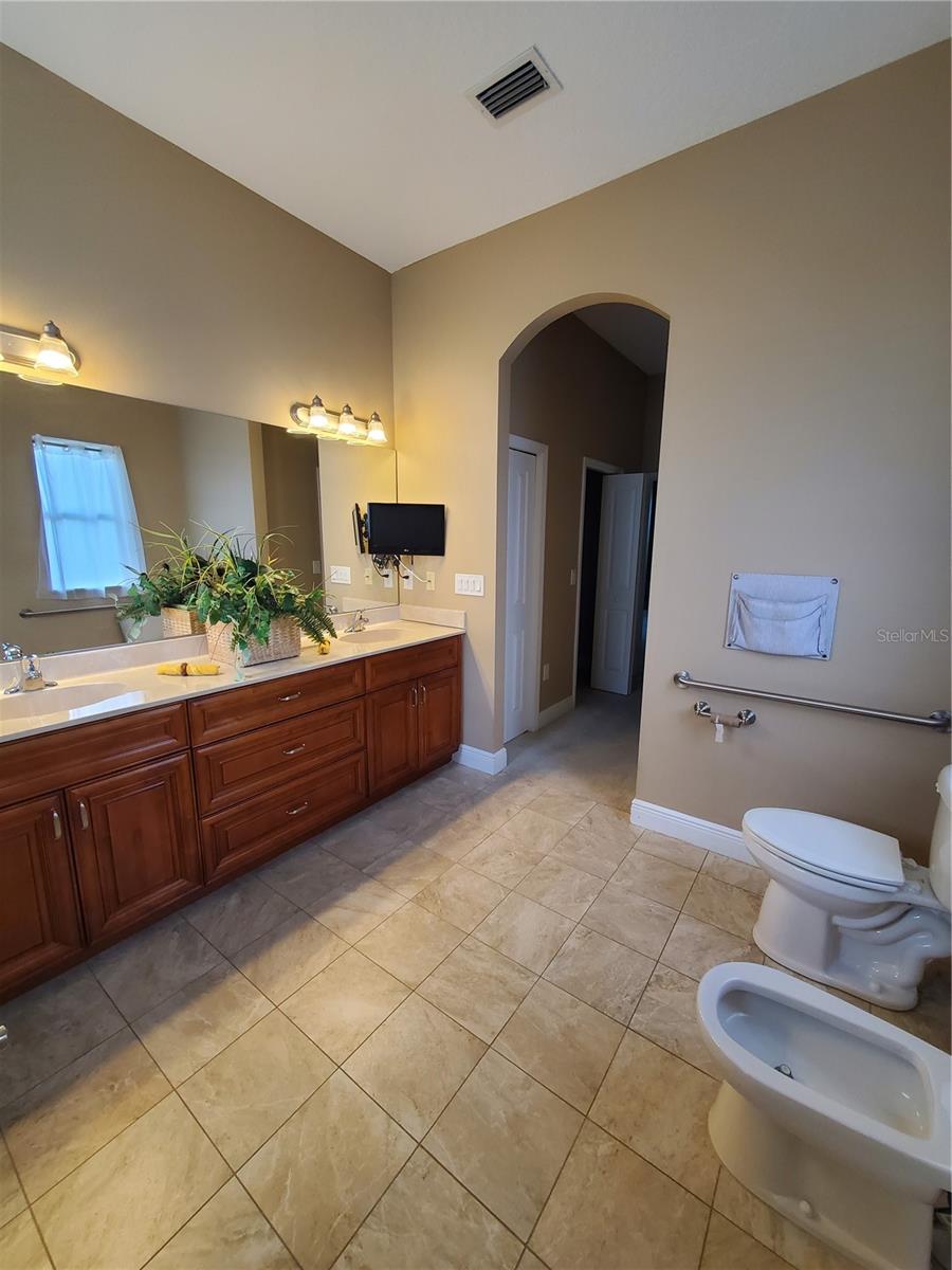6716 MAGNOLIA POINT DR — photo 40