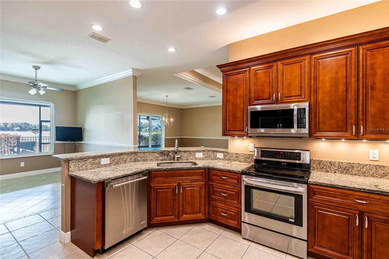 6716 MAGNOLIA POINT DR — photo 18