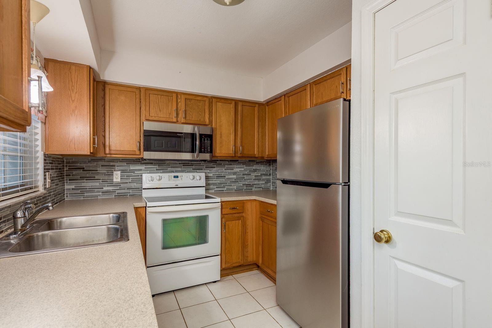 37236 EMBASSY PARK LN #1 — photo 14