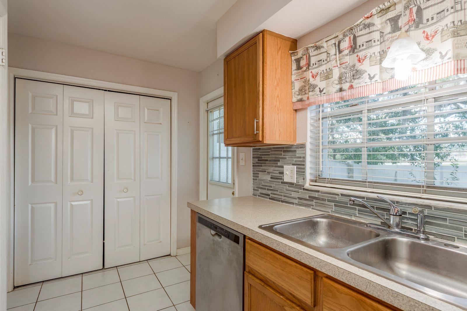 37236 EMBASSY PARK LN #1 — photo 16