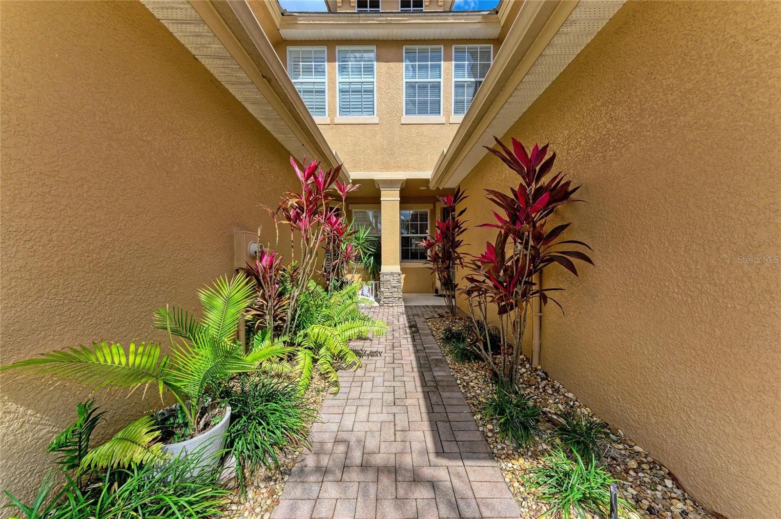 8160 VILLA GRANDE CT — photo 3