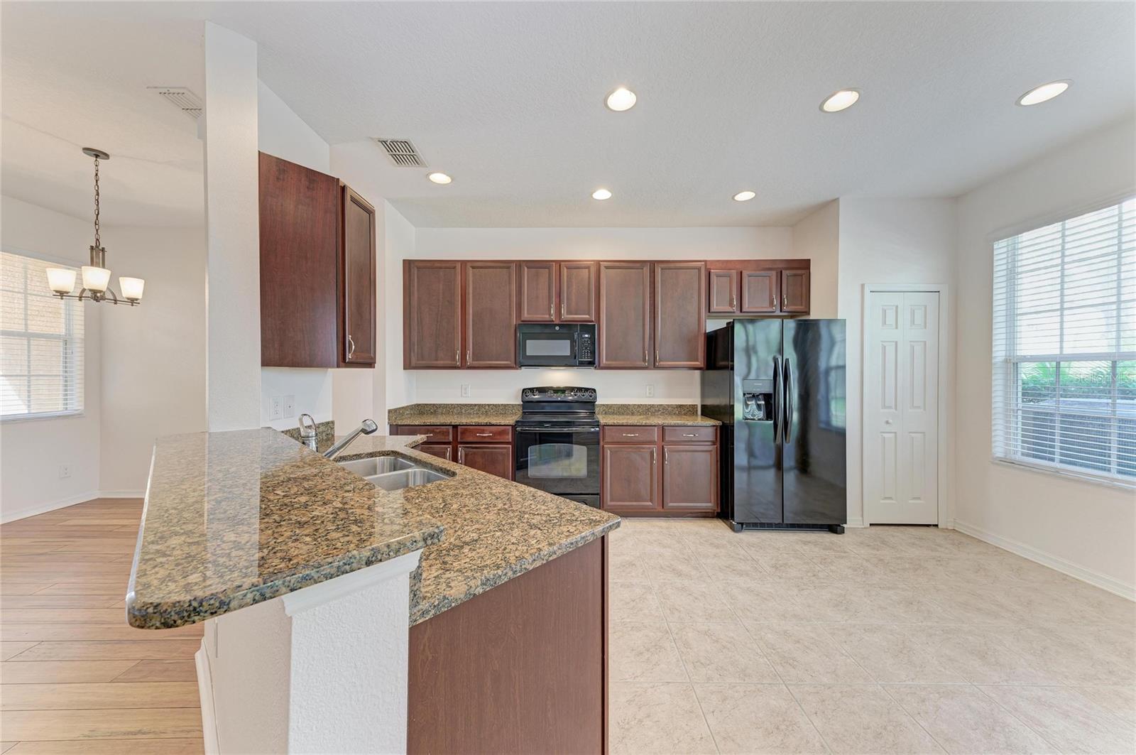 8160 VILLA GRANDE CT — photo 10