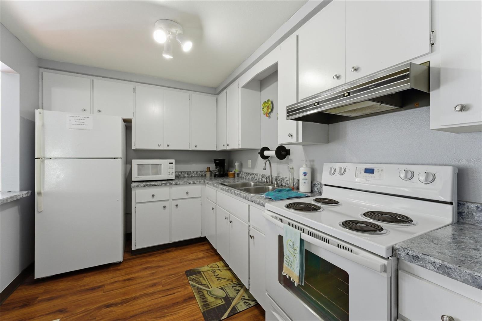 5061 LIVE OAK CIRCLE — photo 36