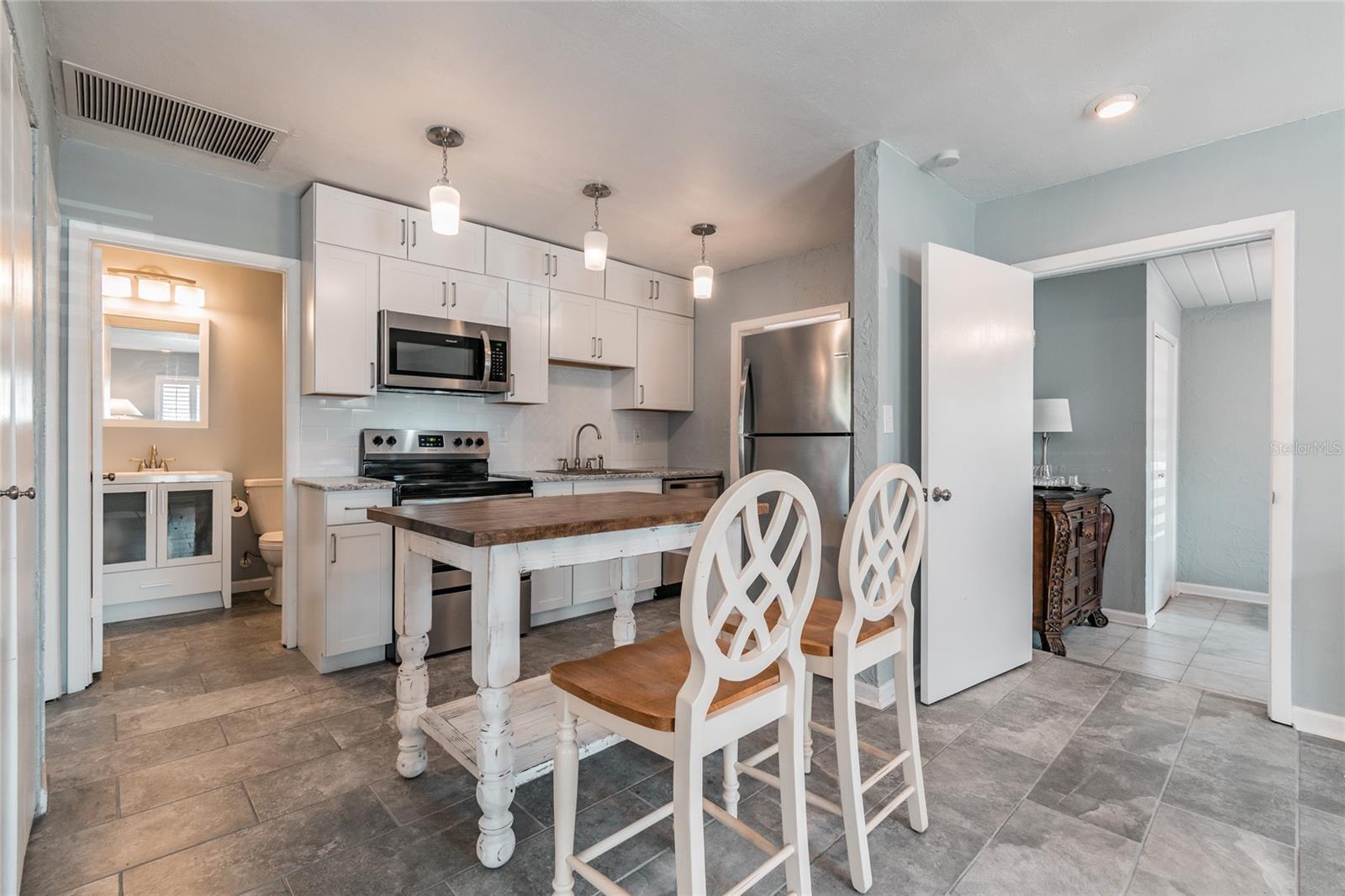 3611 W ANDERSON AVE — photo 34