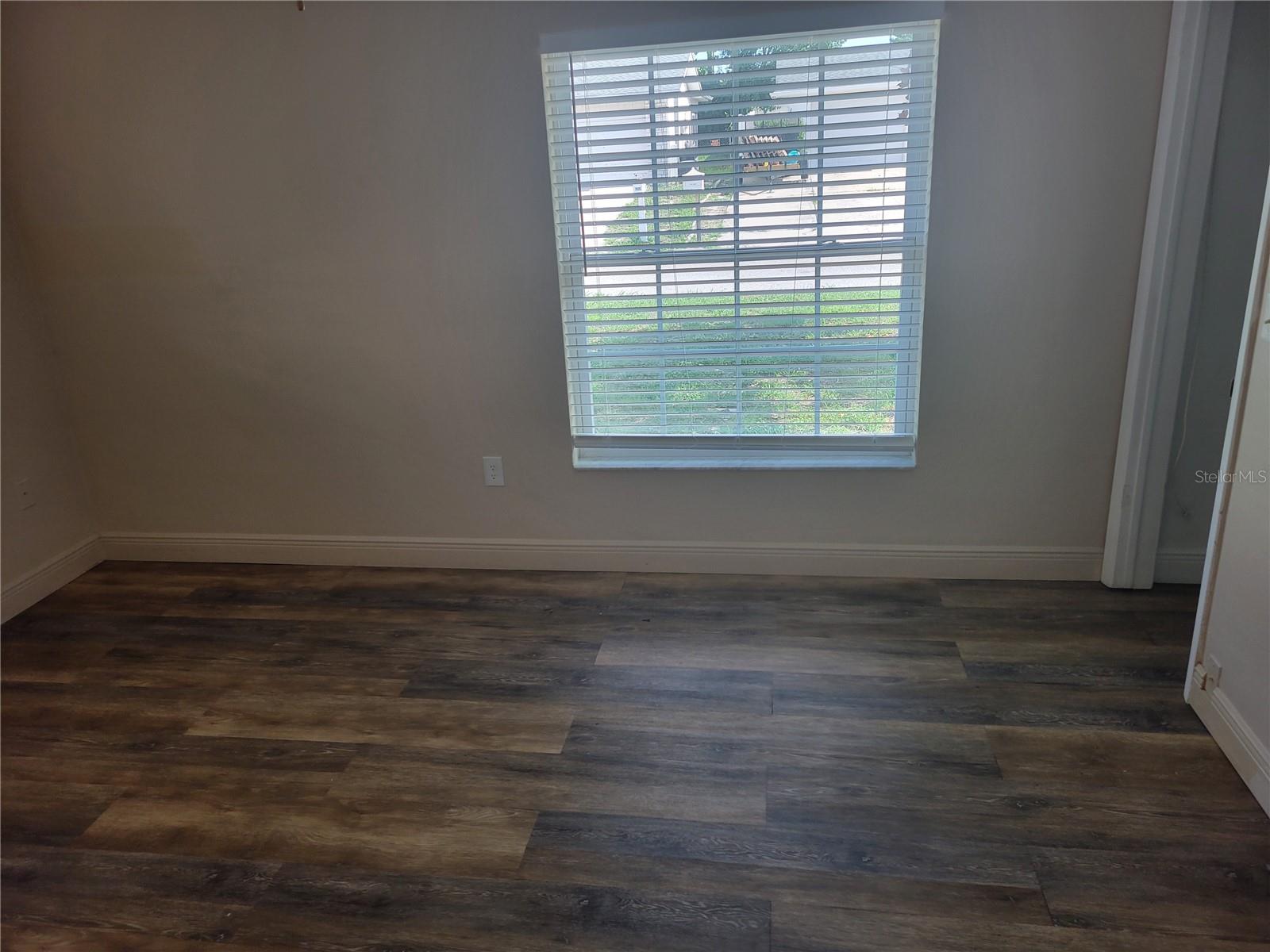7530 JUDITH CRESCENT CRES — photo 8