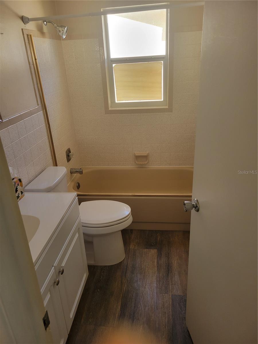 7530 JUDITH CRESCENT CRES — photo 11