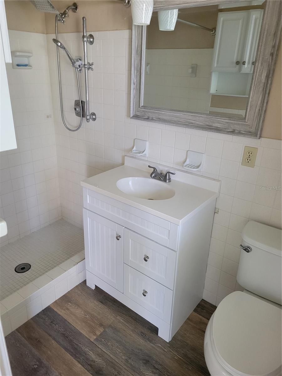 7530 JUDITH CRESCENT CRES — photo 10
