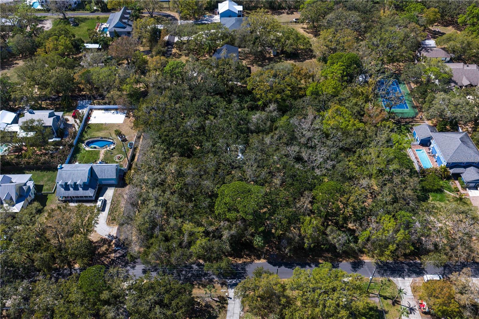 8004 BAY DR — photo 31