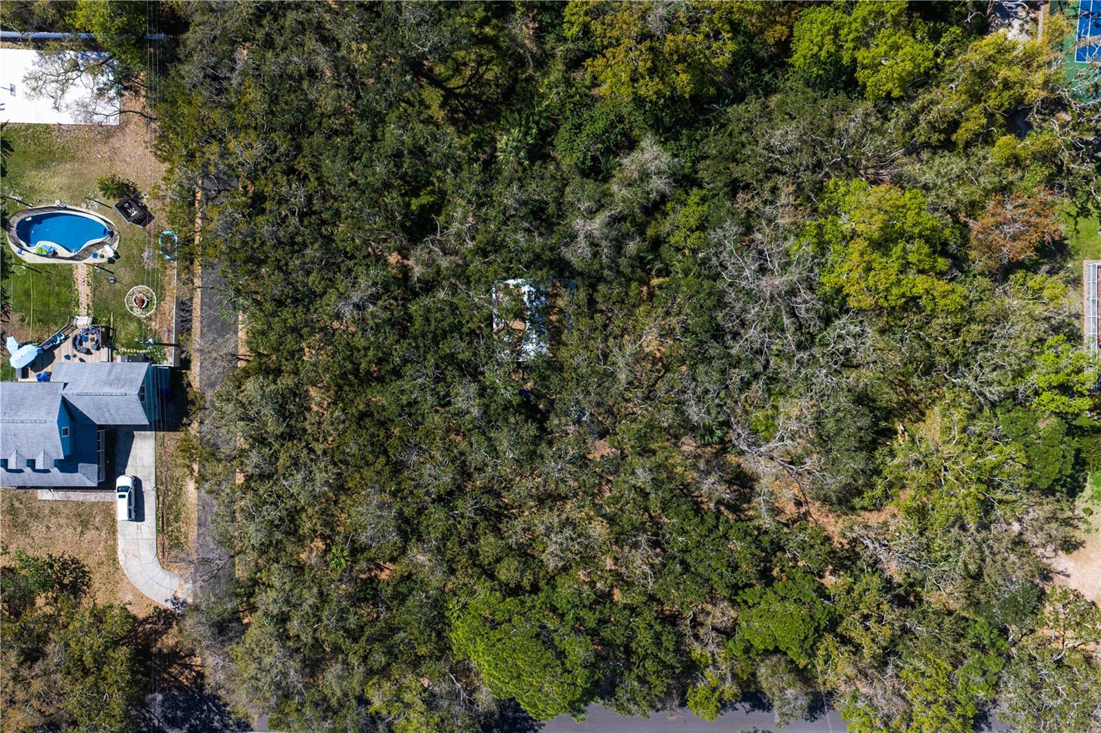 8004 BAY DR — photo 32