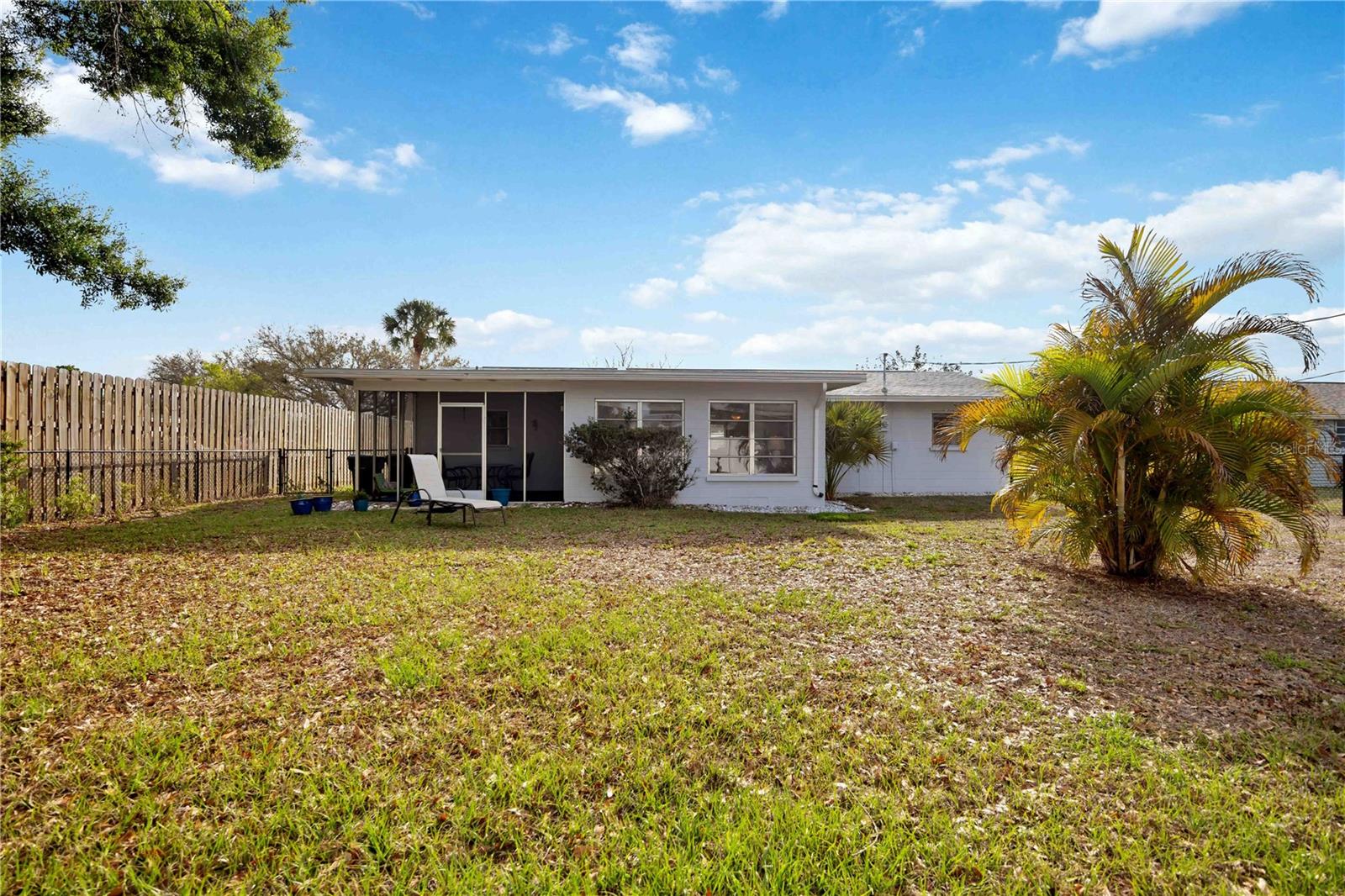 181 SANDHURST DR — photo 45