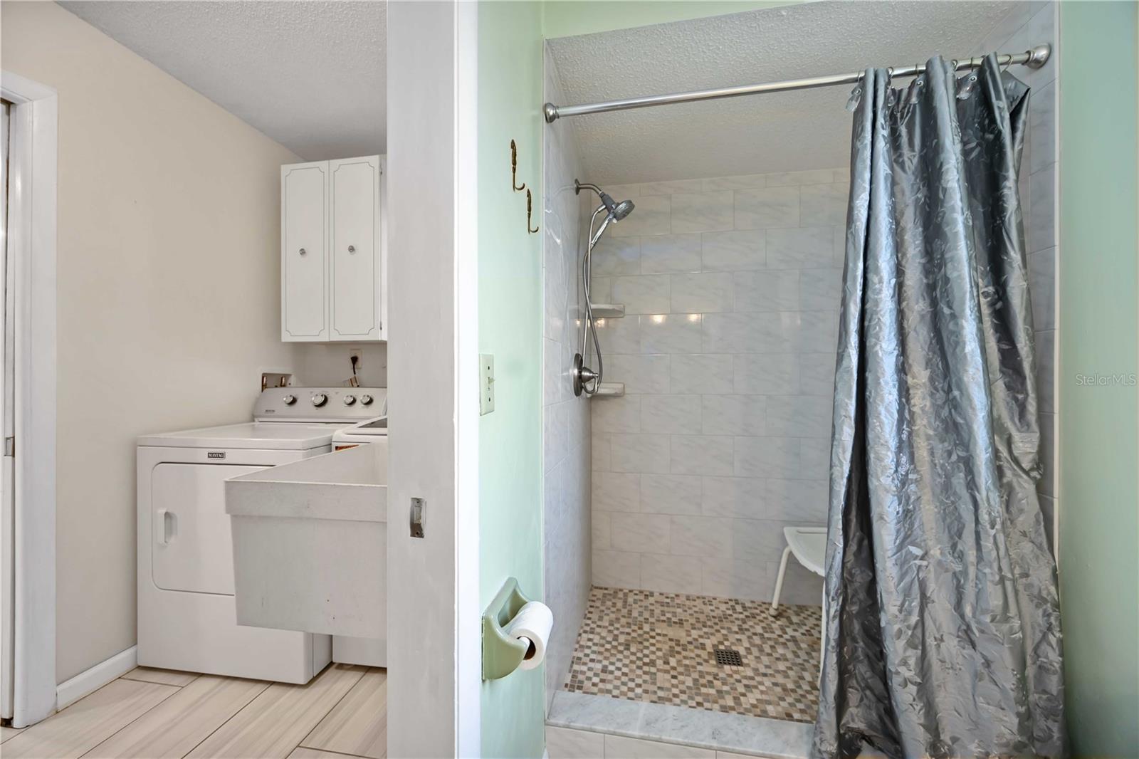 181 SANDHURST DR — photo 28