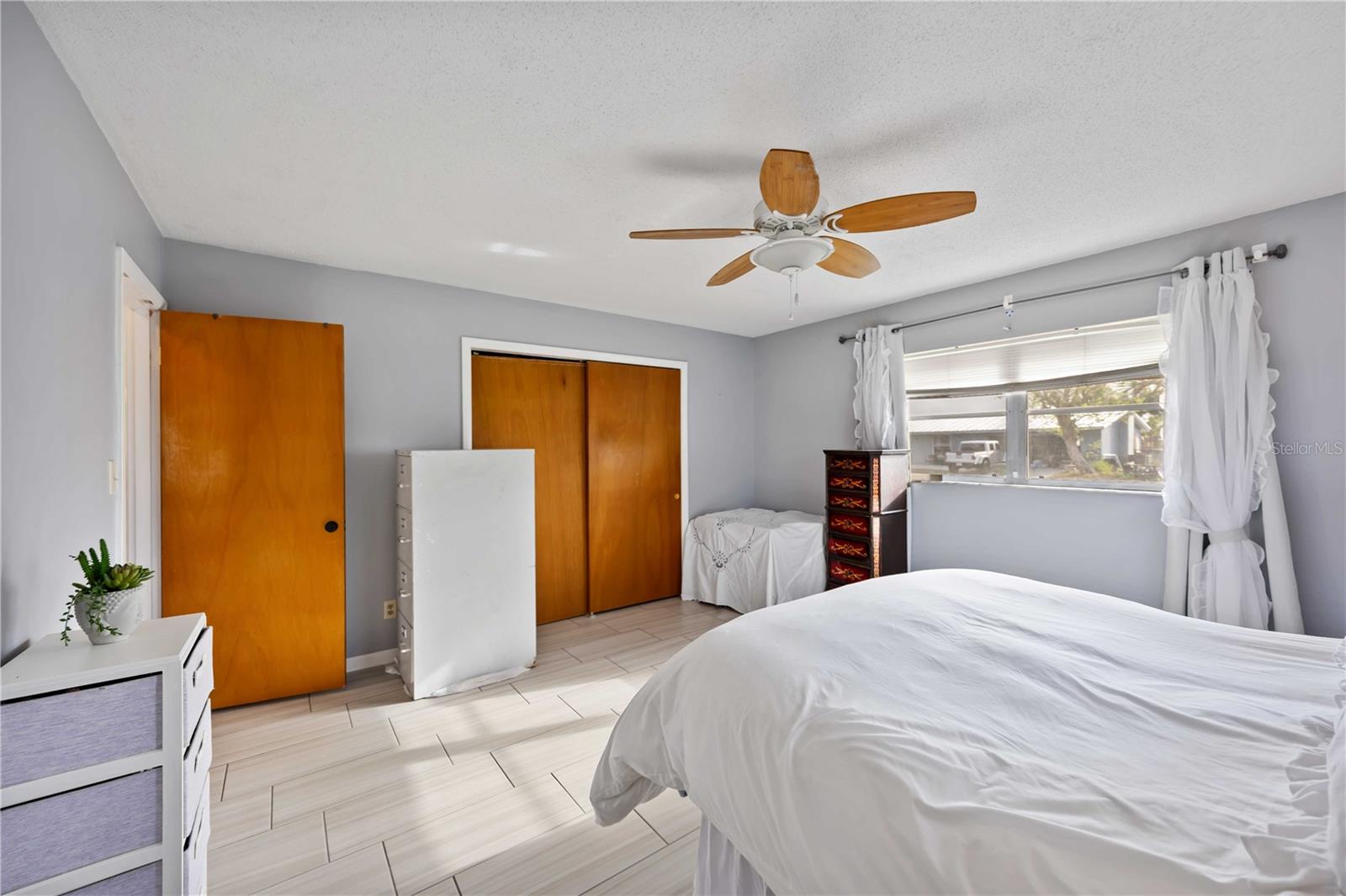 181 SANDHURST DR — photo 31
