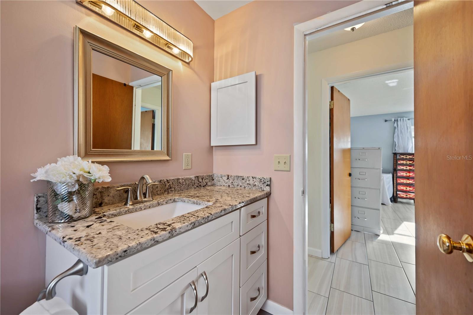 181 SANDHURST DR — photo 36