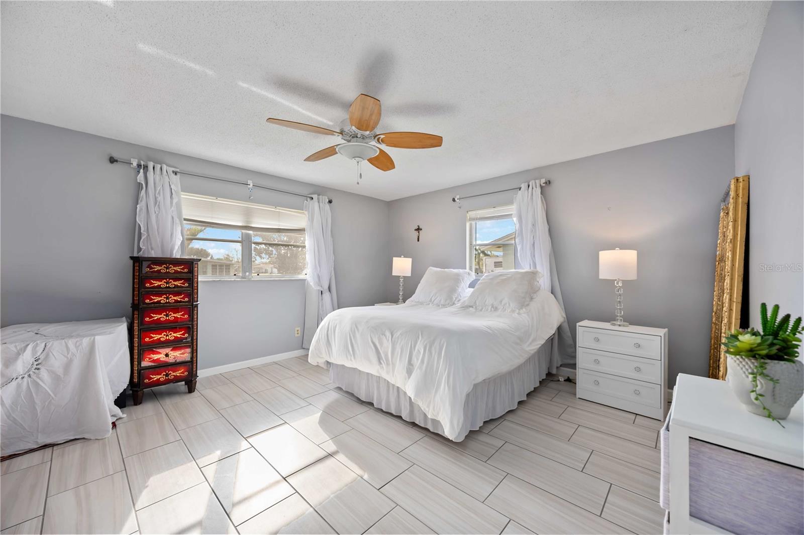 181 SANDHURST DR — photo 32