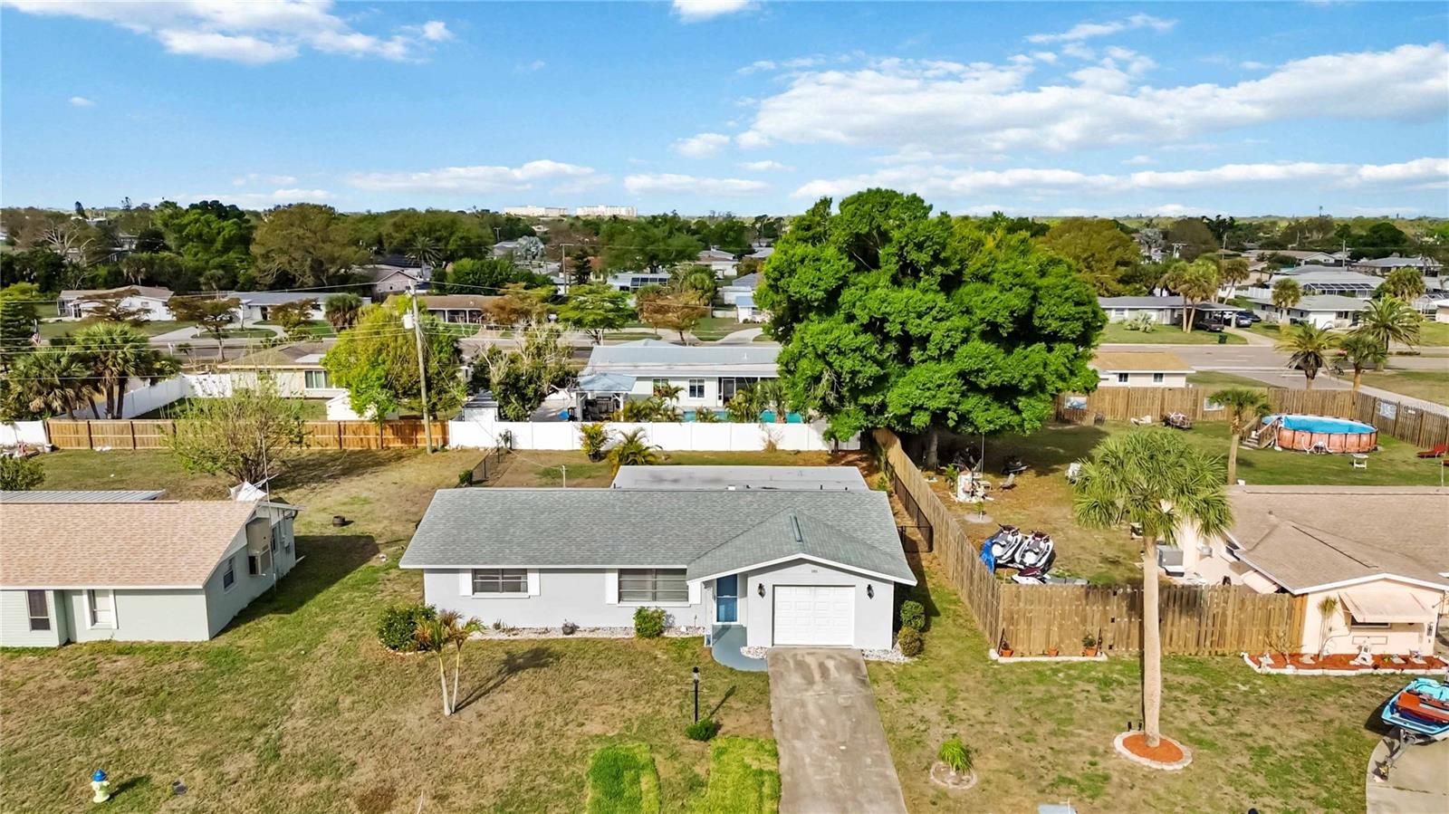 181 SANDHURST DR — photo 49