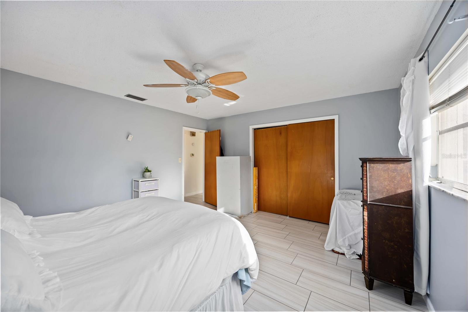 181 SANDHURST DR — photo 29