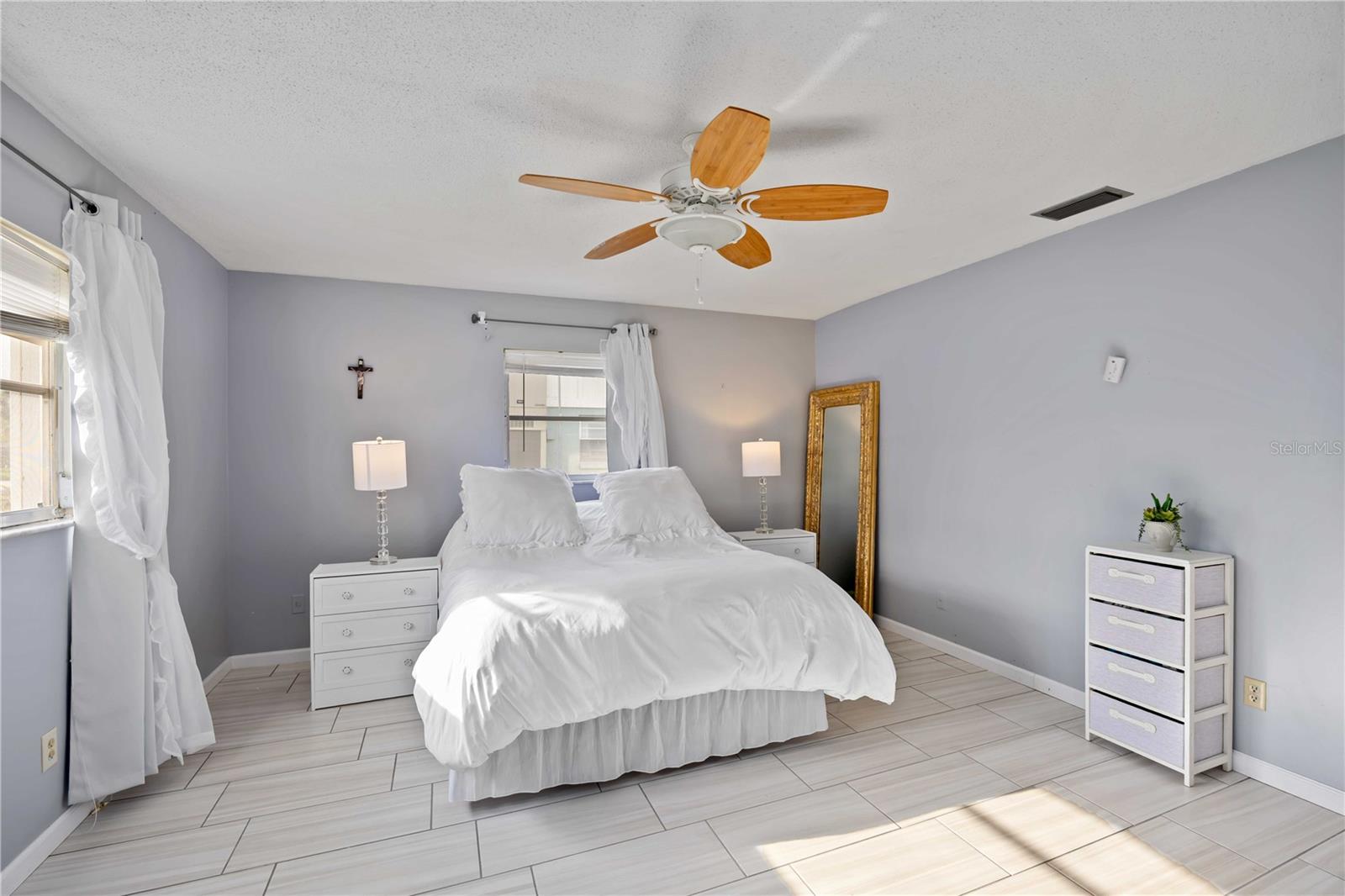 181 SANDHURST DR — photo 30