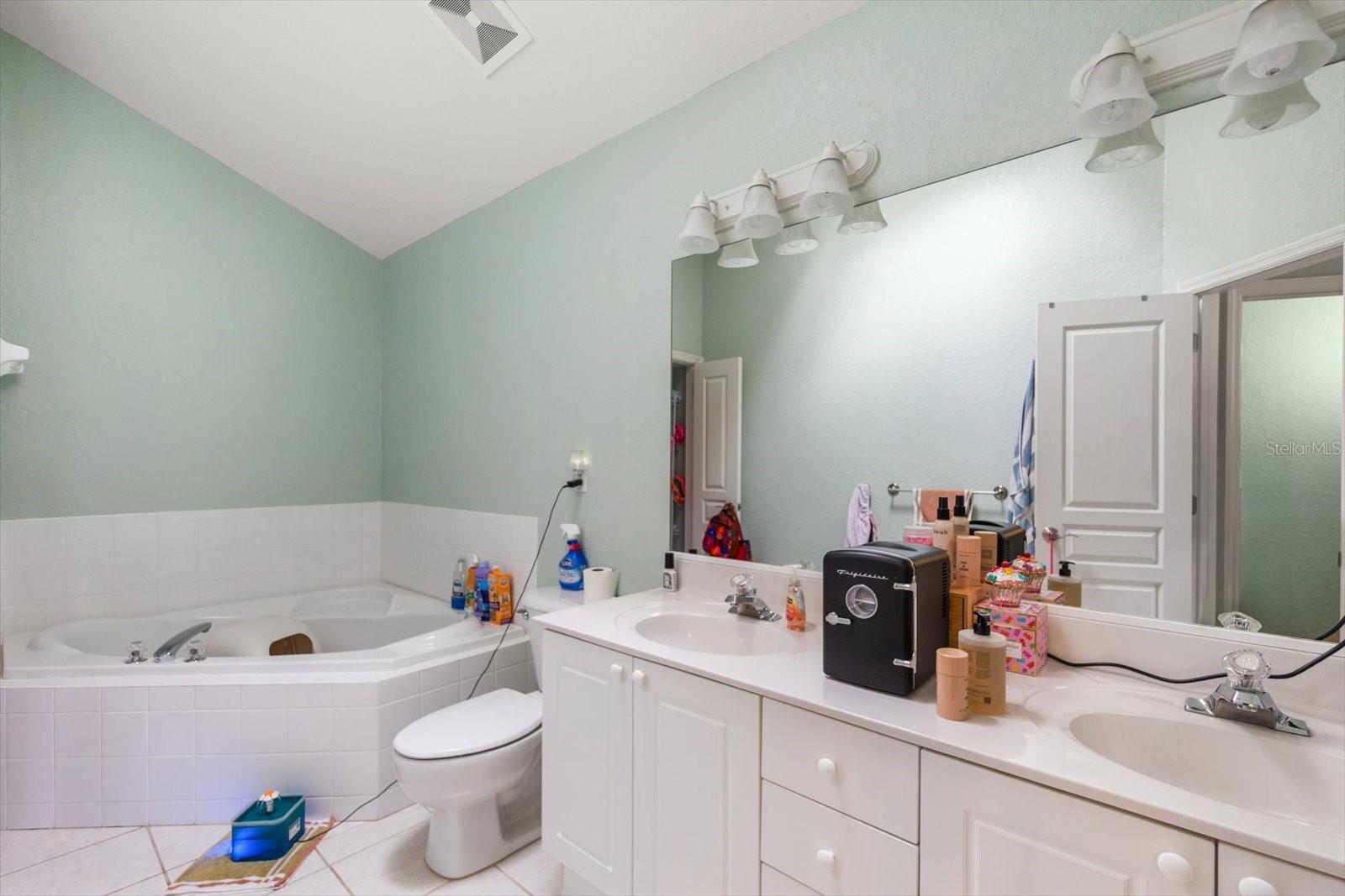 108 BRENT CIR — photo 14