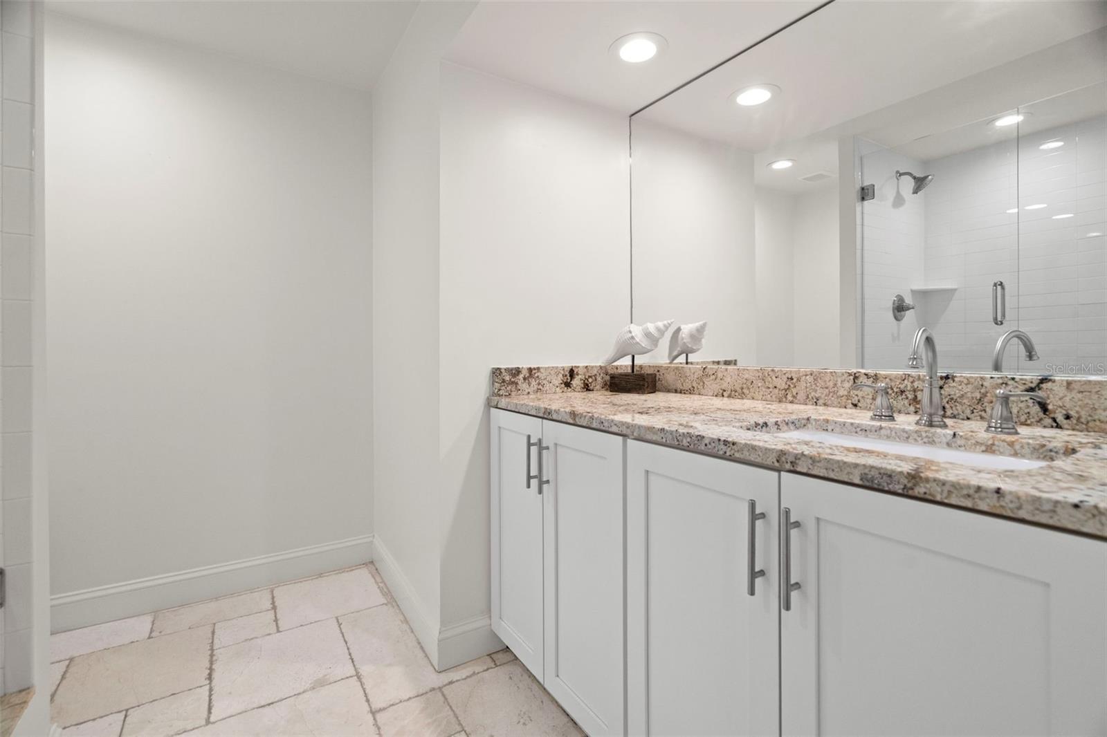 4 BELLEVIEW BLVD #108 — photo 24