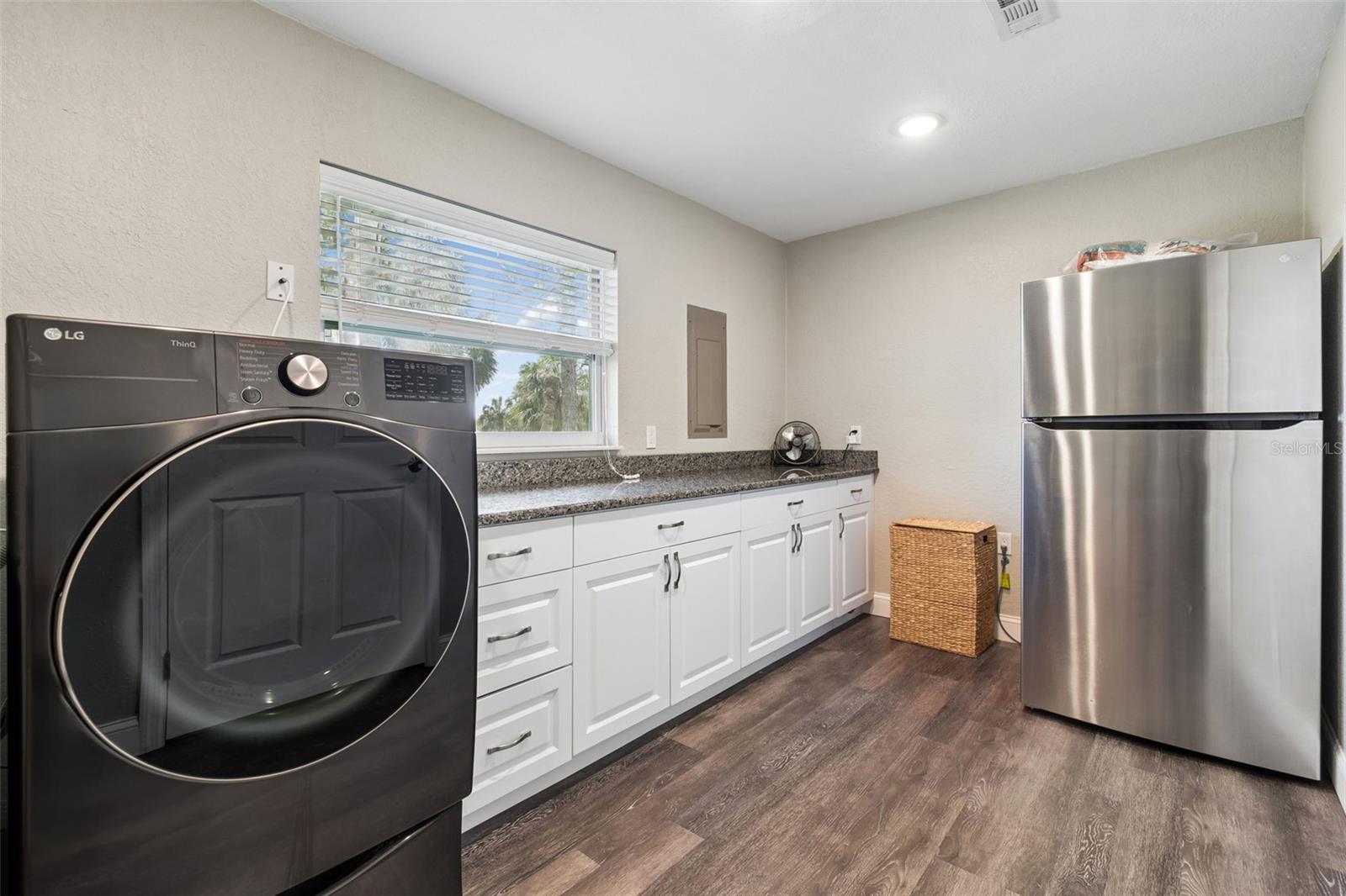9901 BAY DR — photo 31