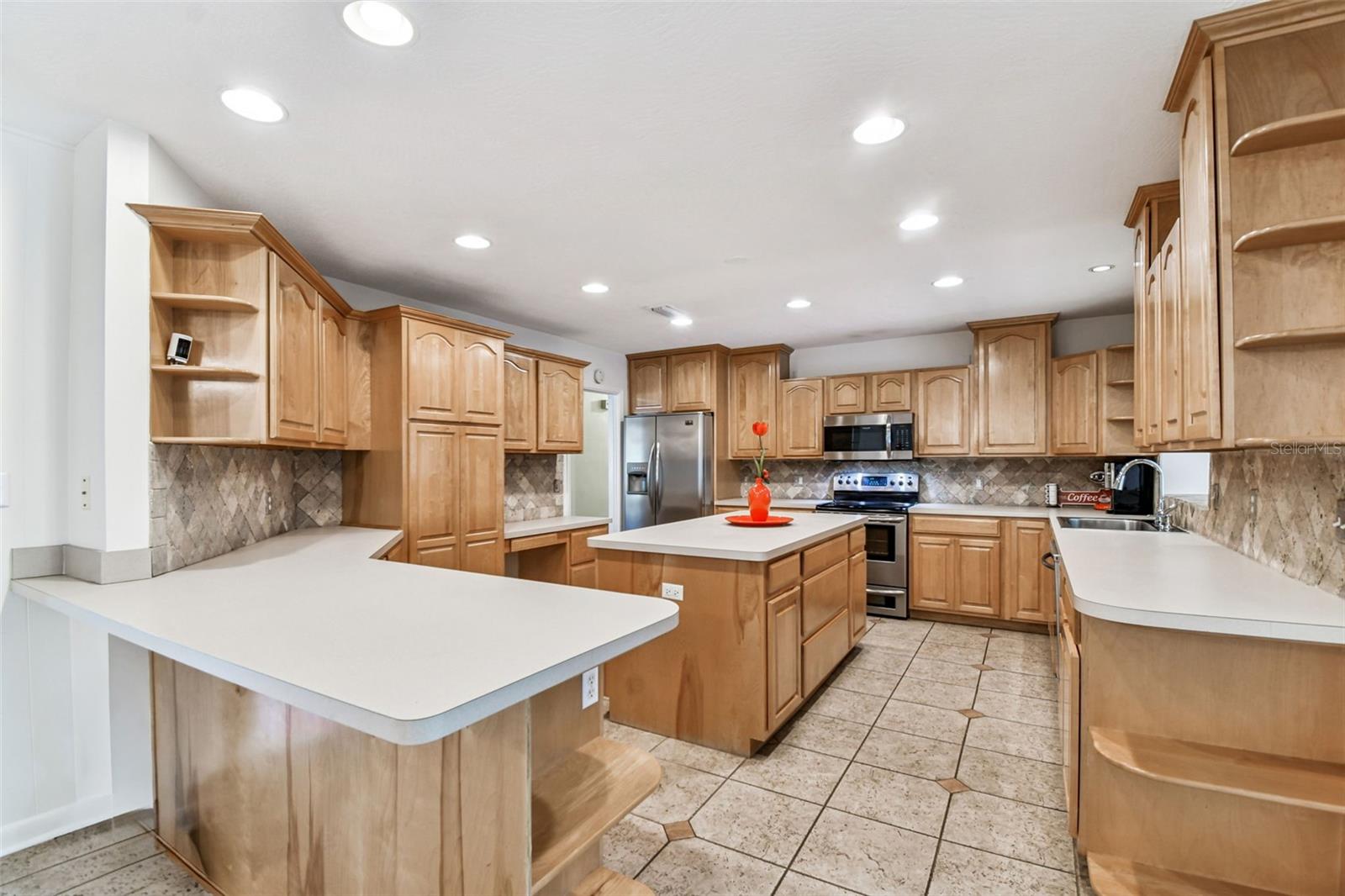 4508 HENDERSON BLVD — photo 4