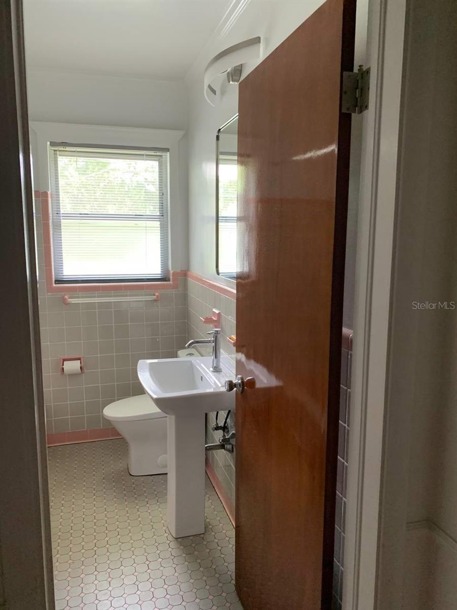 362 FOSTER LN — photo 5