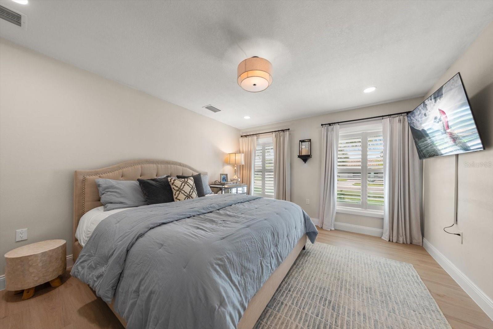 430 PALM IS SE — photo 30