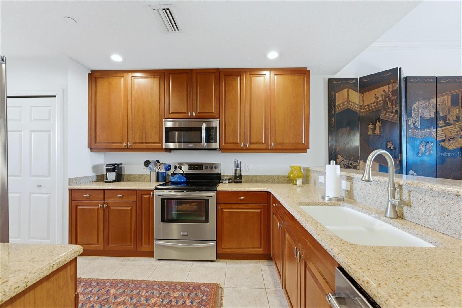 5531 CANNES CIR #603 — photo 17
