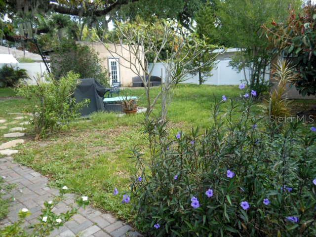 2925 W PARIS ST — photo 19