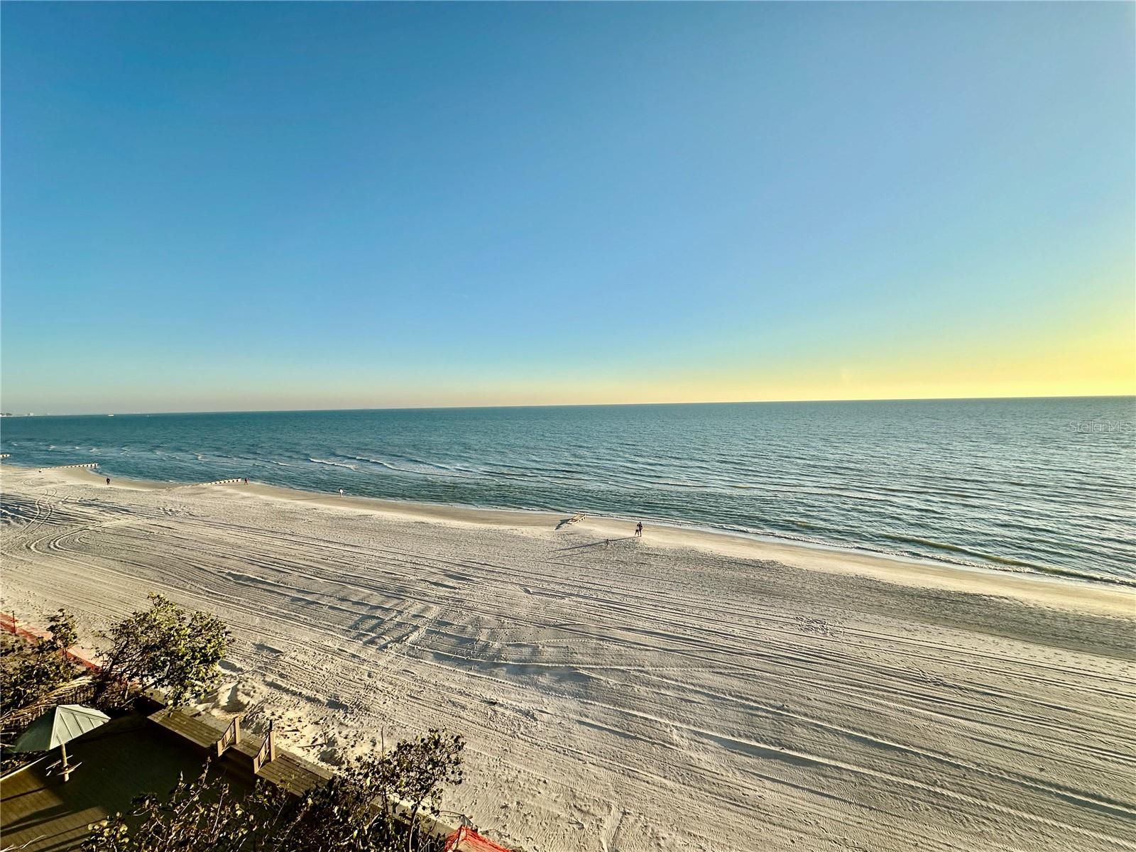 15462 GULF BLVD #501 — photo 24
