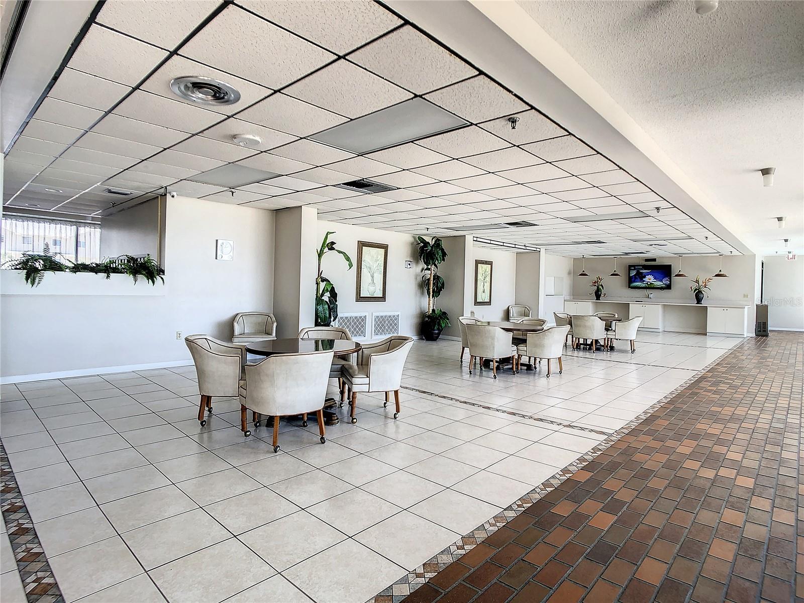 15462 GULF BLVD #501 — photo 32