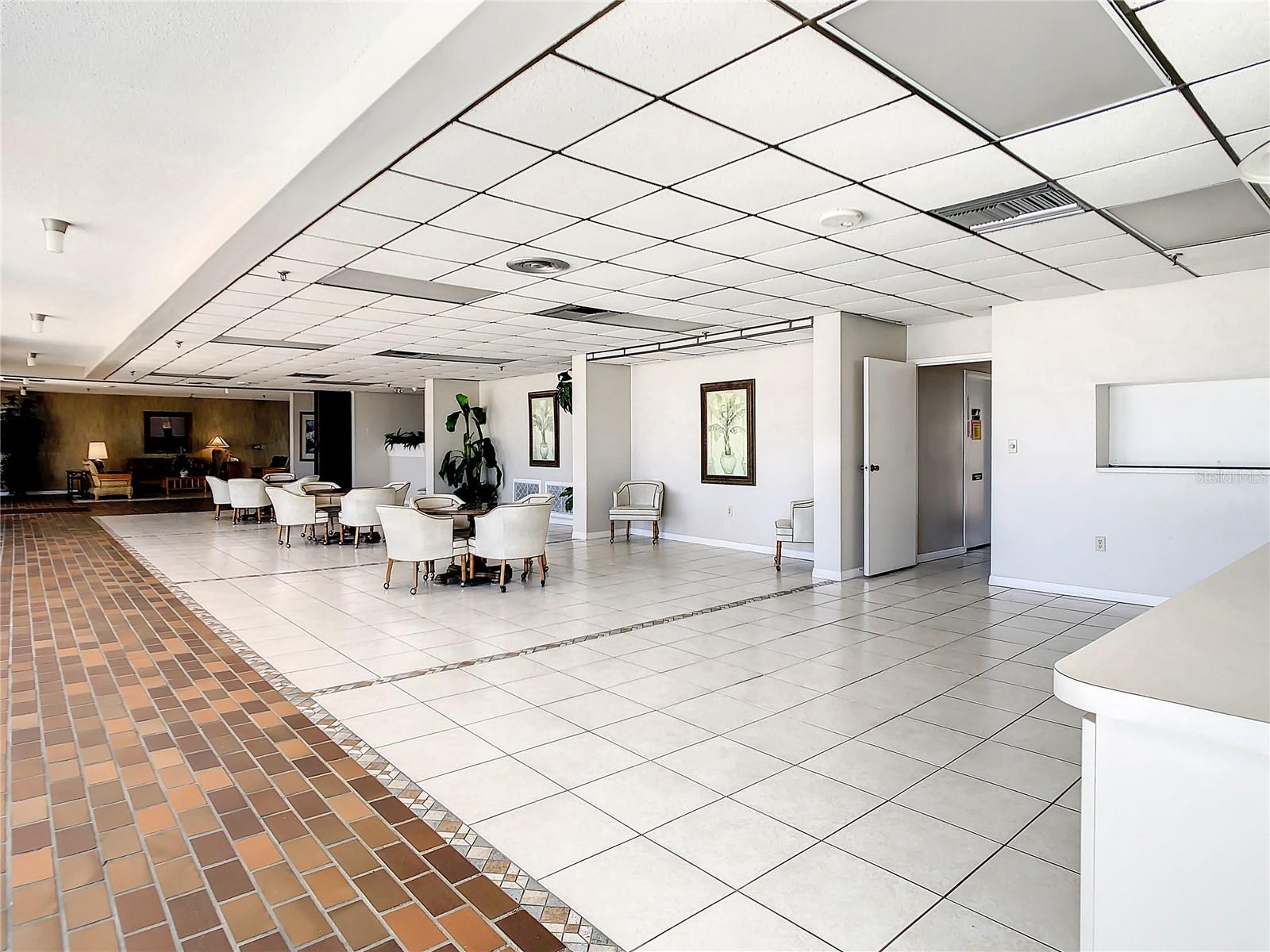 15462 GULF BLVD #501 — photo 31