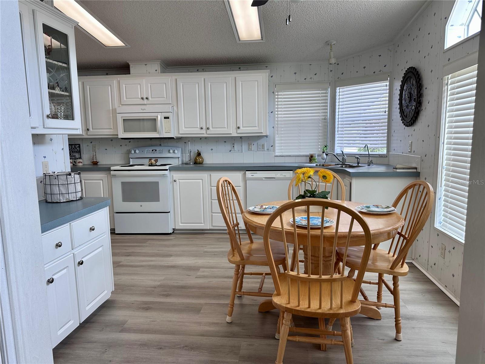 1100 BELCHER RD S #406 — photo 3