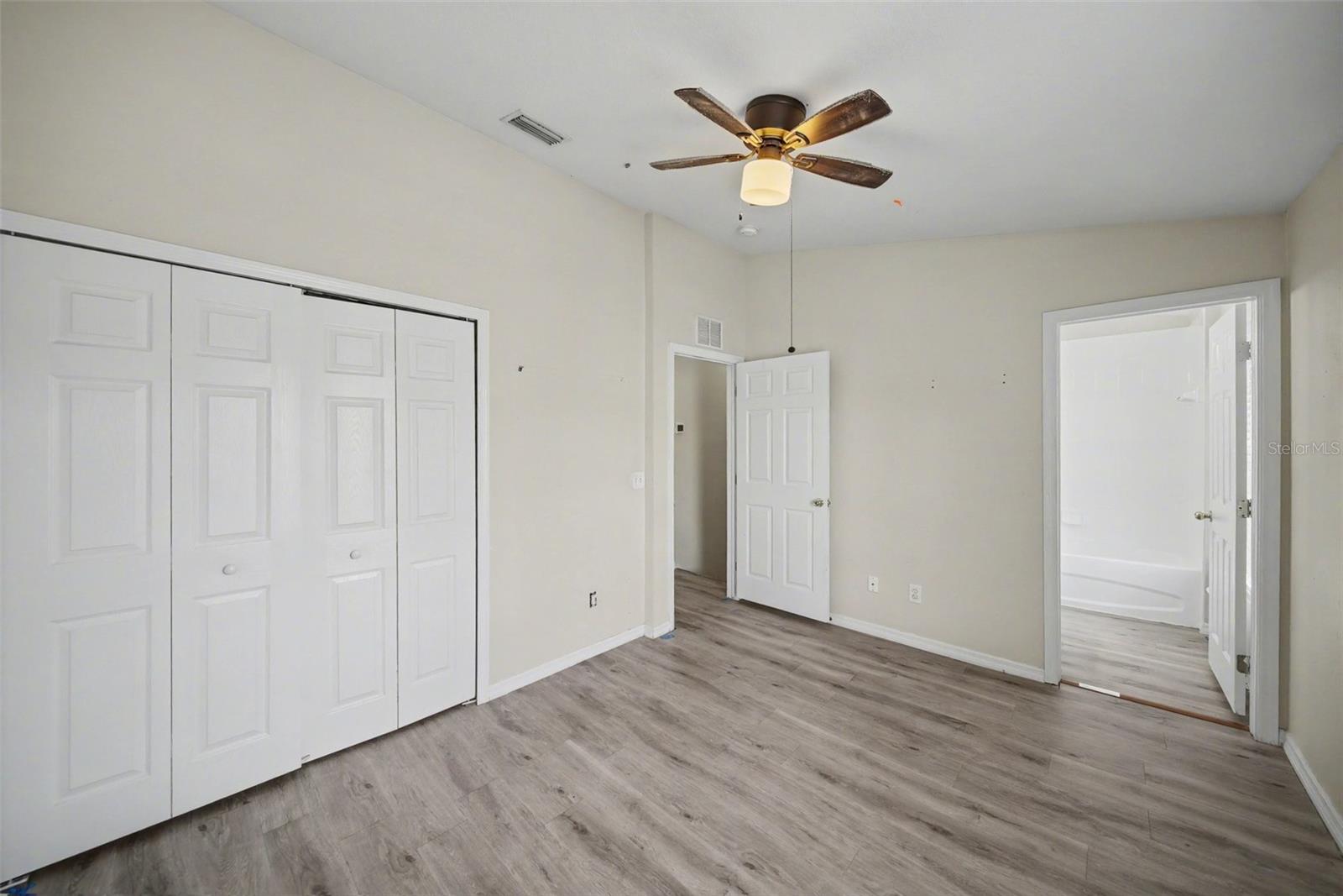 1246 CHARLESWORTH DR — photo 16