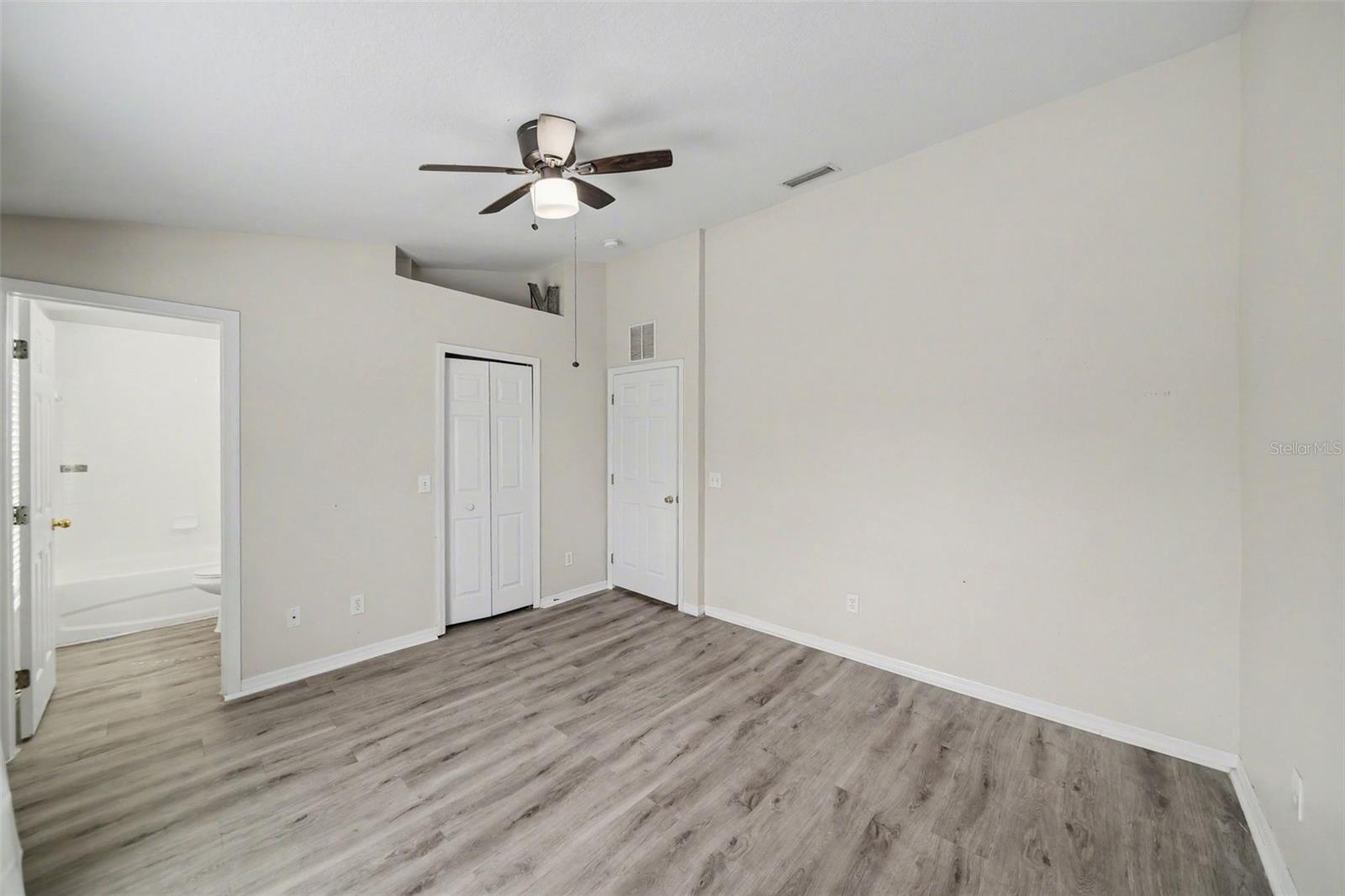 1246 CHARLESWORTH DR — photo 15