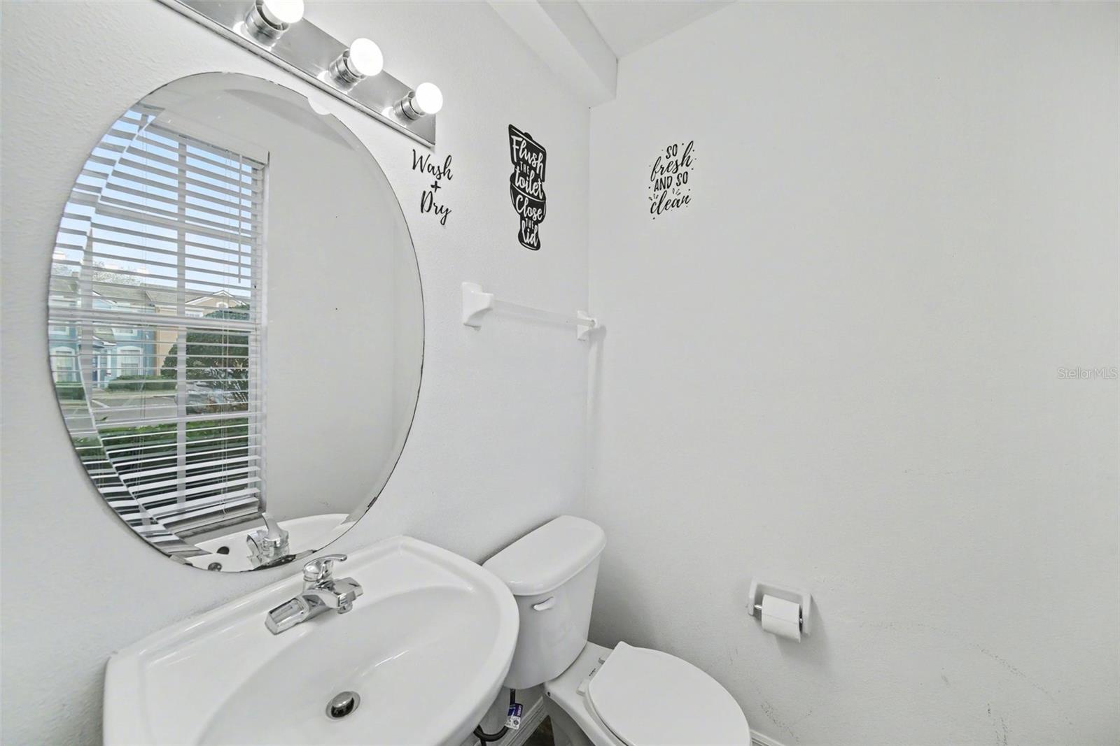 1246 CHARLESWORTH DR — photo 18