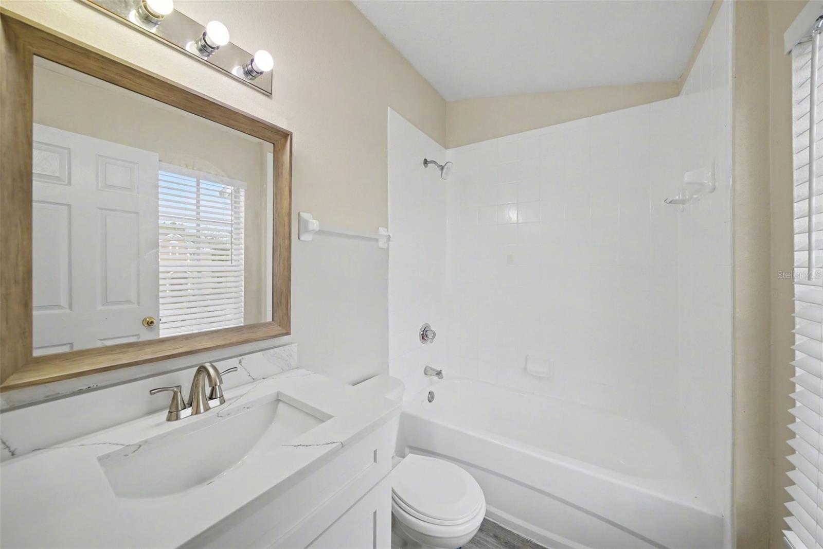 1246 CHARLESWORTH DR — photo 21