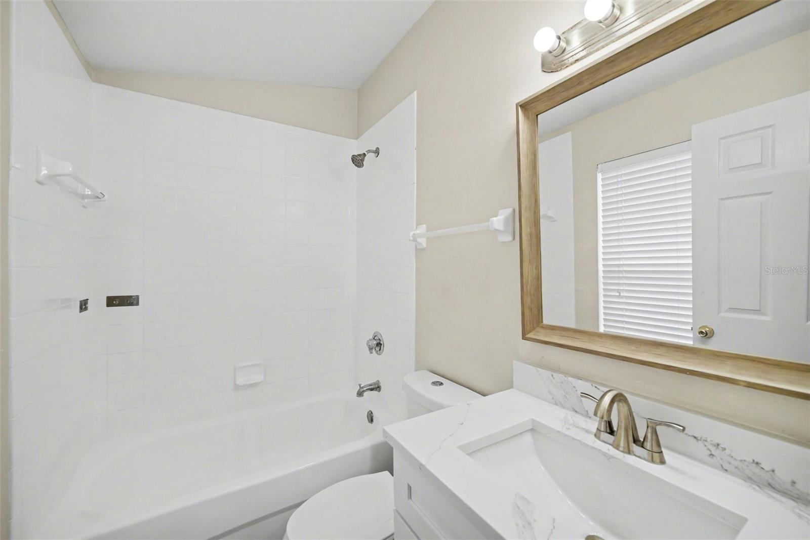 1246 CHARLESWORTH DR — photo 22