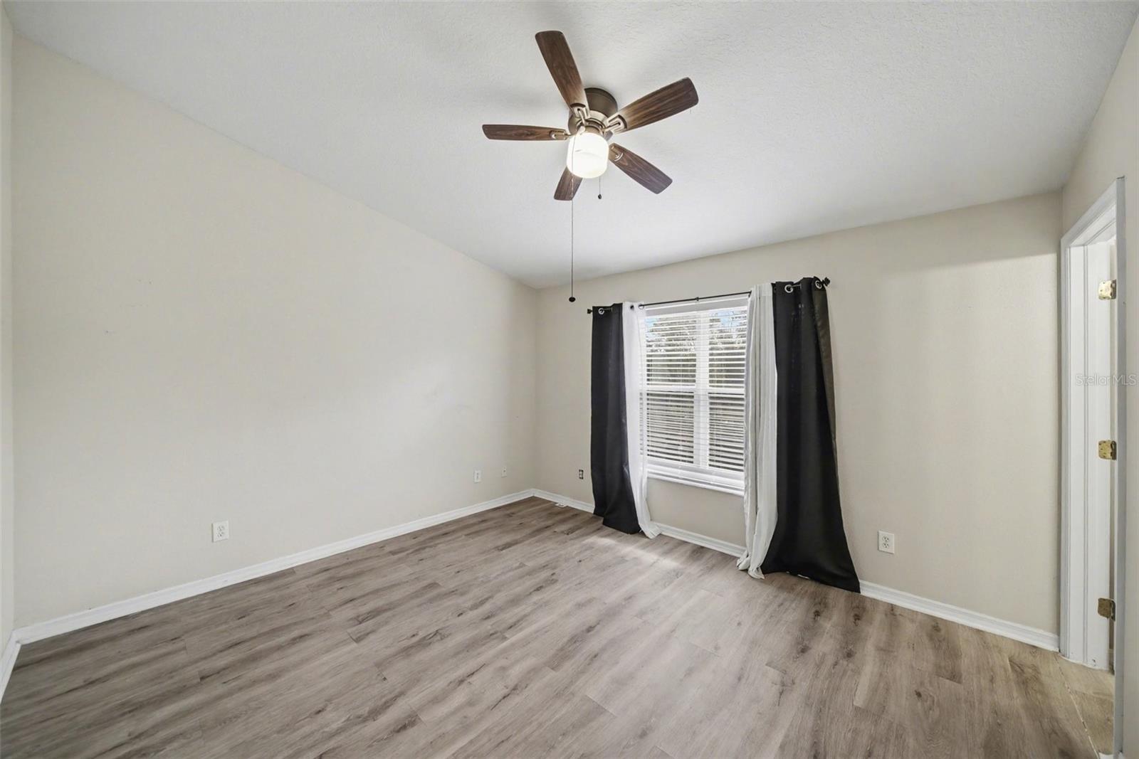 1246 CHARLESWORTH DR — photo 20