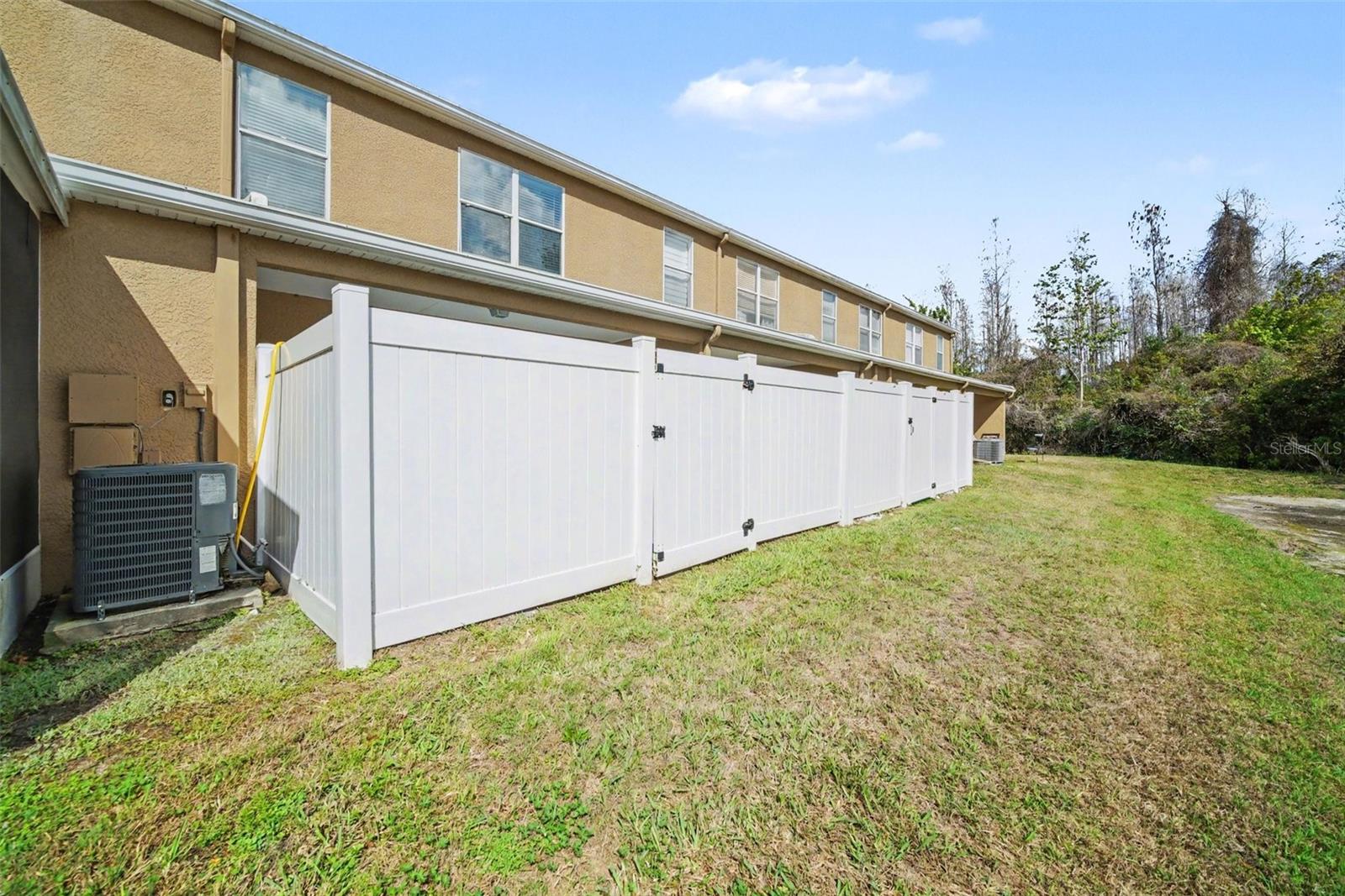 1246 CHARLESWORTH DR — photo 27