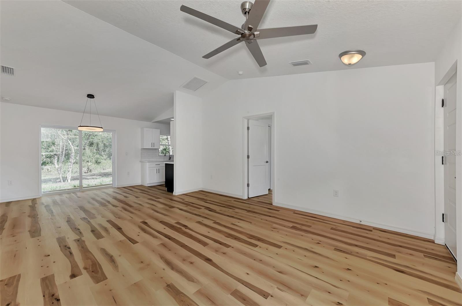 5465 TYSON ST — photo 5