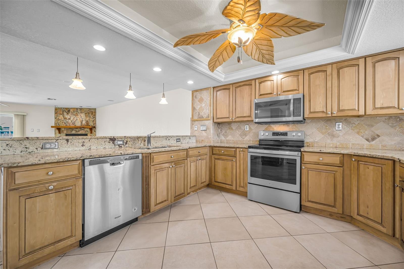 12334 CAPRI CIR N — photo 17