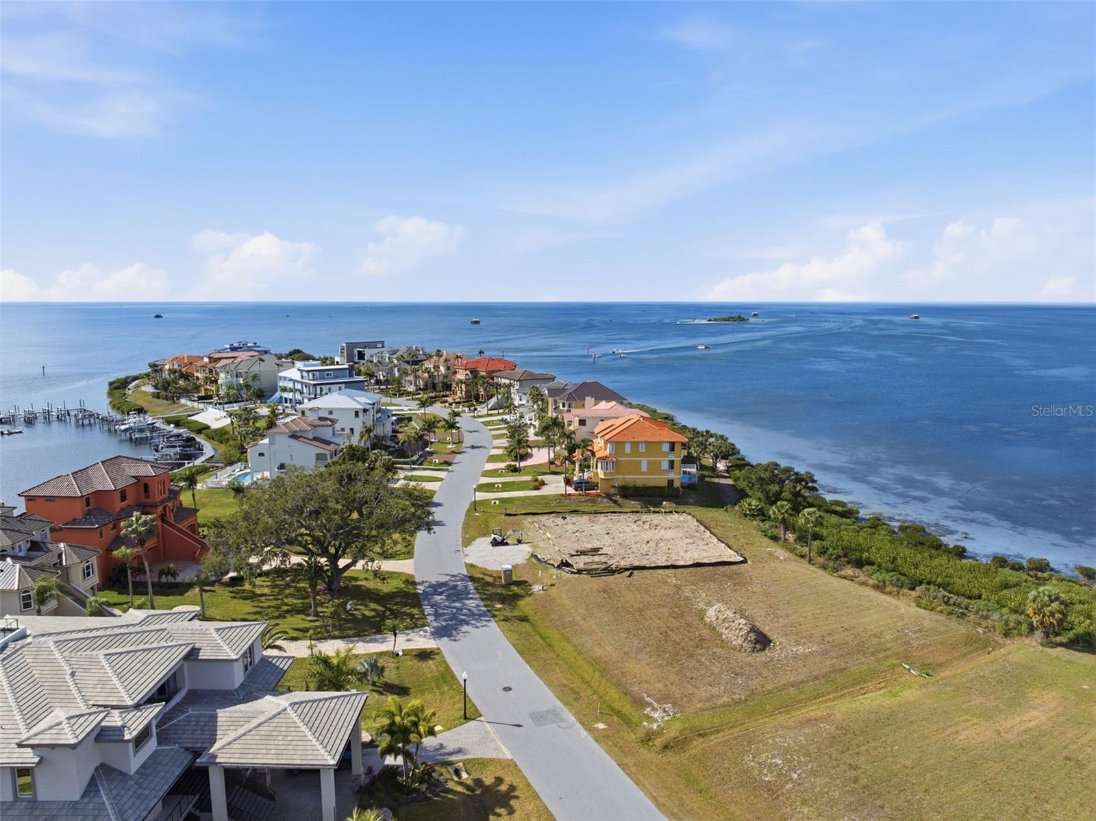 26 HARBORPOINTE DR — photo 13