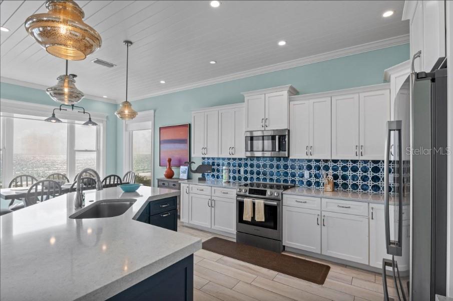 903 GULF DR S — photo 11