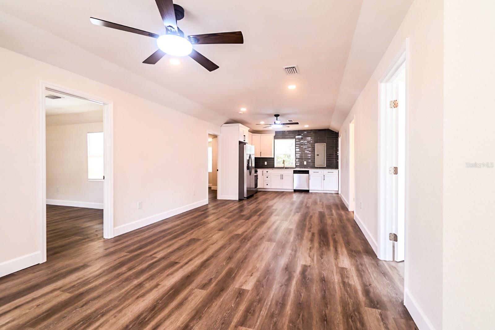 426 S DISSTON AVE — photo 13