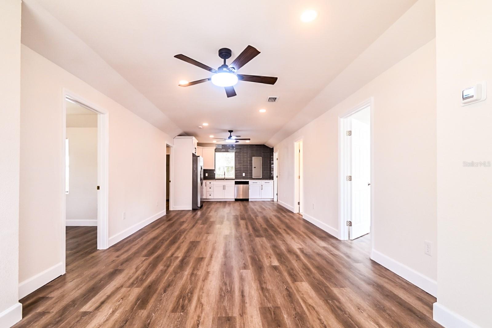 426 S DISSTON AVE — photo 12