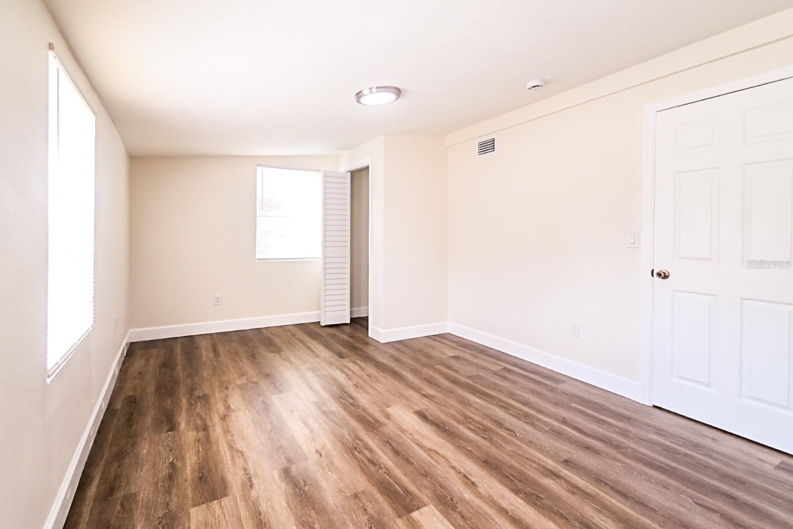 426 S DISSTON AVE — photo 27