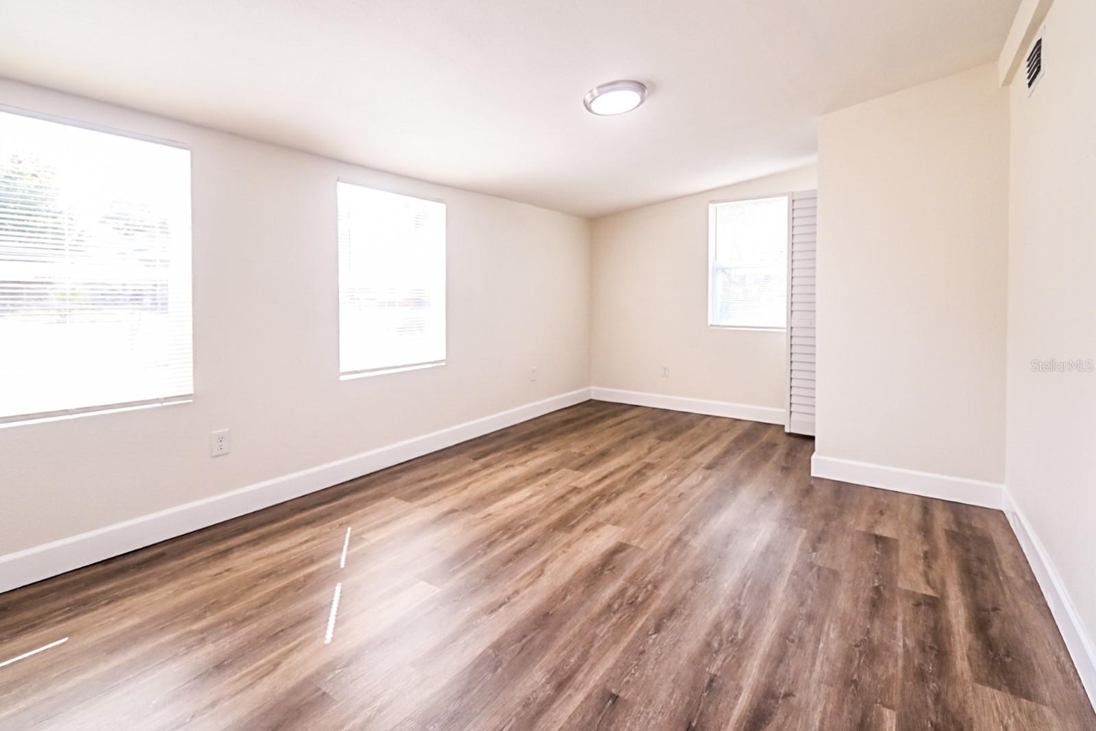 426 S DISSTON AVE — photo 26